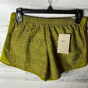 Nike Kids Alligator Print Running Shorts Size L NEW